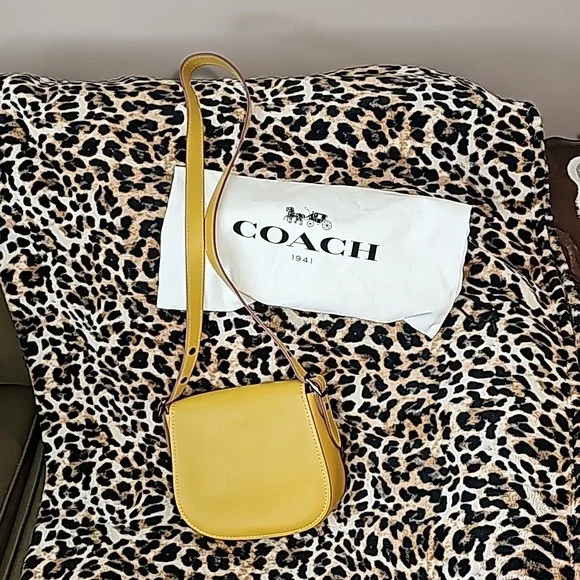 Coach 1941 yellow crossbody - Picture 2 of 9